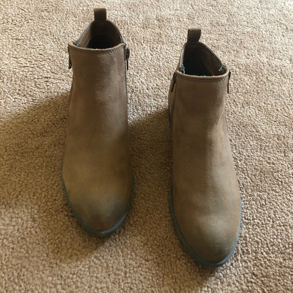 NWOT Brown Boots - Picture 1 of 4